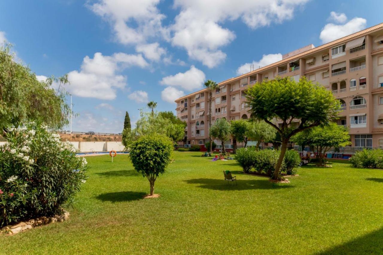 Apartamentos Villa Madrid تورّيفيِخا المظهر الخارجي الصورة