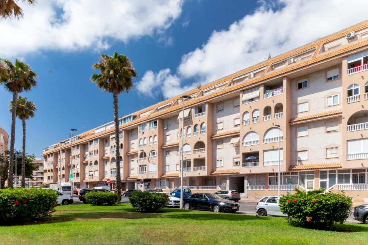 Apartamentos Villa Madrid تورّيفيِخا المظهر الخارجي الصورة